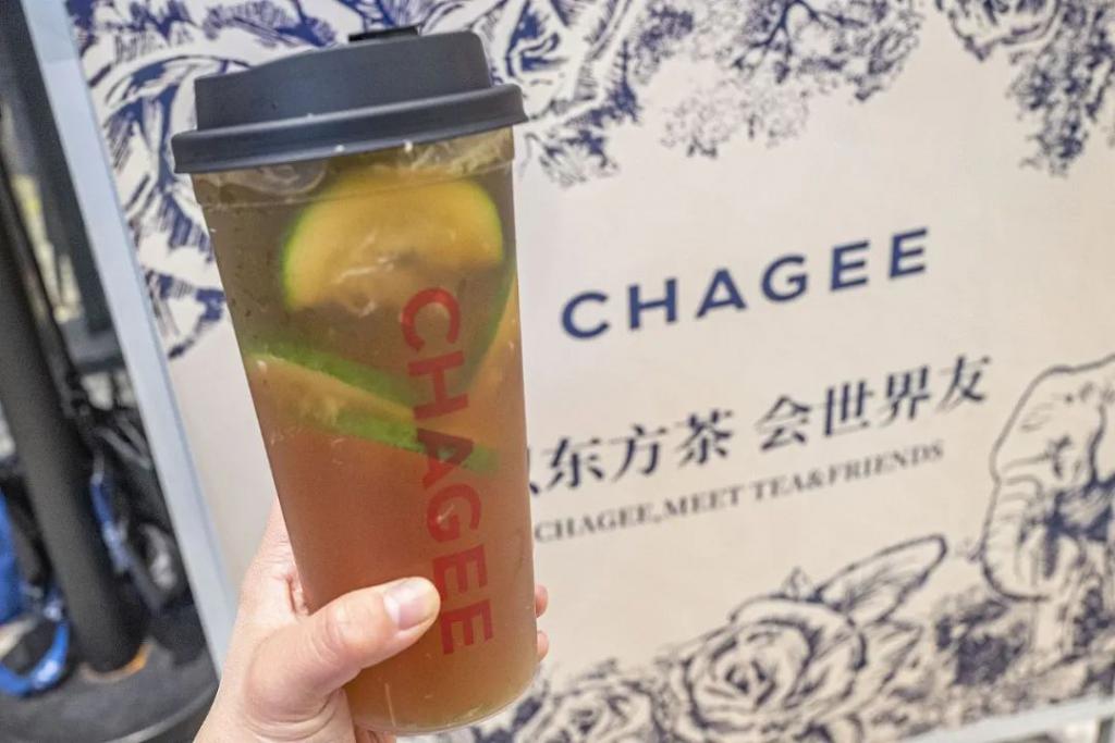 喝奶茶的年轻人，腻了？  第12张